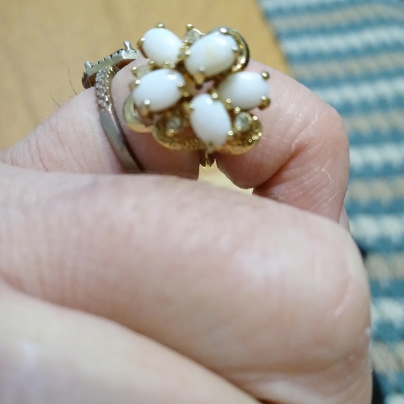 Ladies Opal Ring - Picture 2 of 3